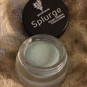 Younique Splurge cream shadow “AMUSED”